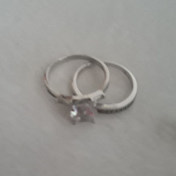 Jewelry - Picture 5 of 8